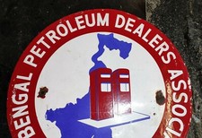 Vintage Ancien Porcelaine Émail Signe Bengale Essence Pompe Association Map 1940