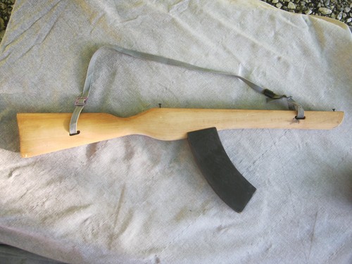 Peu courrant arme bois - arme,