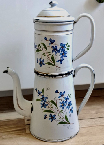 Ancienne grande cafetière