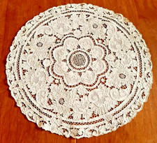 Richelieu embroidered linen tablecloth - early 20th century - diameter 79 cm