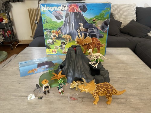 Volcan dinosaure triceratops - volcan,