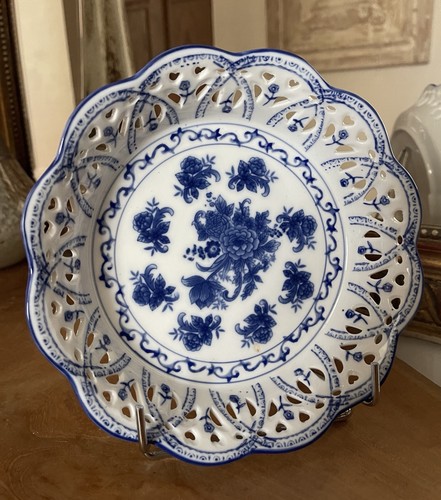 Magnifique coupe ajourée - , en