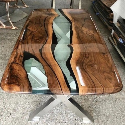 Table époxy transparente avec