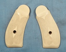 IVORY Type Grips for SMITH &
