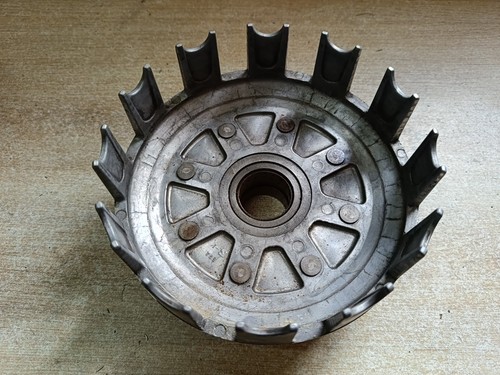 Une cloche embrayage pour - d'embrayage,