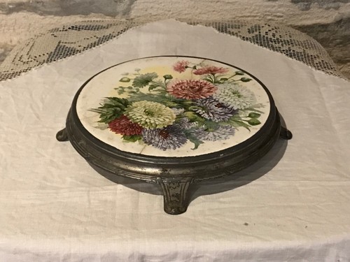 Ancien dessous plat - dessous, sur