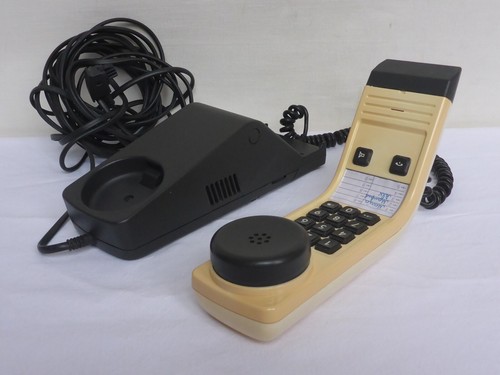 Ancien téléphone avec - téléphone,