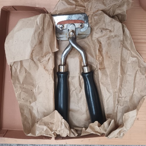 Tondeuse peugeot cie neuve - &,