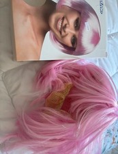 perruque femme rose coupe