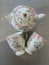 Tasse à théière Wedgwood Wild Strawberry du Japon