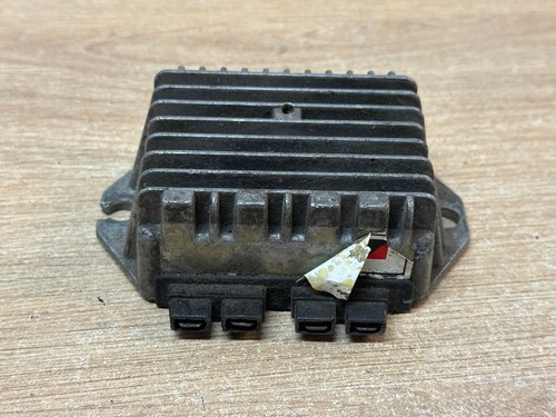 Regulateur tension allumage - un,