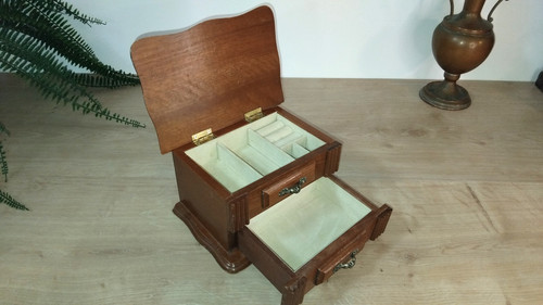 Ancienne boite bijoux - à, en