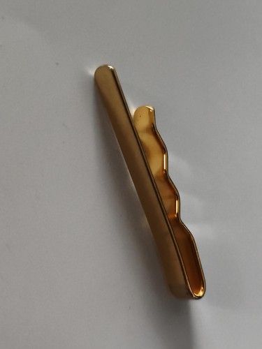 Pince cravate dorée aspect - pince,