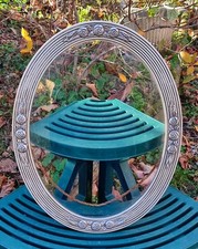 ANCIEN CADRE EN BOIS STUQUÉ ARGENTÉ VITRÉ OVALE ROSES EN RELIEF  X CM