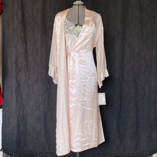 Vintage 1980s Dentelle Peignoir Set Pale Pink Satin and Lace Nightgown and Robe