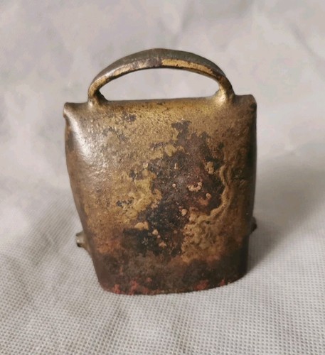 Ancienne cloche alpage en - ancienne,