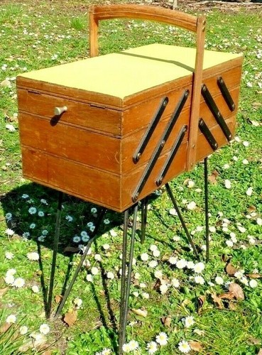 Ancienne travailleuse boite a - travailleuse/,