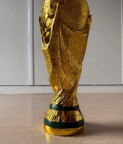 Réplique trophée la - du,
