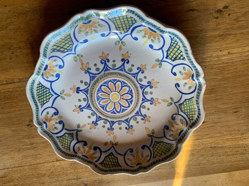 Ancien plat signé en - signé, vm