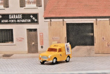 Renault 4L de la   " POSTE "