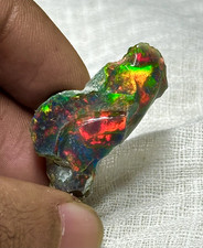 Superbe opale noire brute