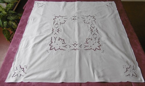 Nappe festonnée sur tour - festonnée,