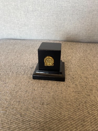 Socle bois noir brillant - bois,