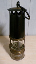 Lampe de mineur en métal et bronze  ancienne avec numéros objet déco