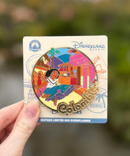 Pin Disney Encanto Mirabel Serie voyage EL 800 Disneyland Paris Pin's DLP