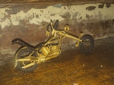 moto miniature en fil de fer