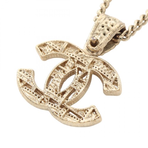 Collier pendentif marque