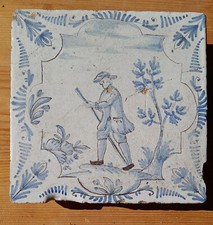 Carreau de poele en faïence décor camaïeu bleu et manganèse XVIIIème Lyon?