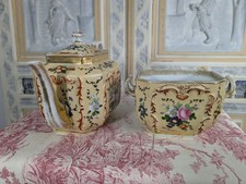 Ancienne théière en porcelaine Vieux Paris et son sucrier 