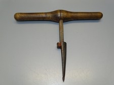 -ANCIEN OUTIL VRILLE ou