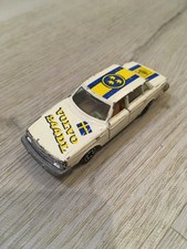 Ancienne Volvo 244 DL Yatming