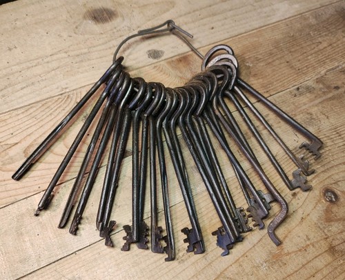 Trousseau clefs - 23,