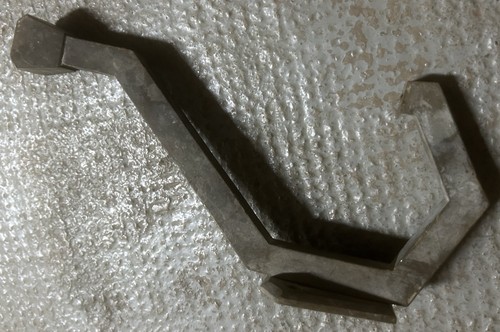 Porte manteau bronze - manteau, art