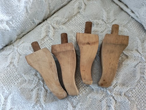 Lot vieux pieds en bois - de, 4
