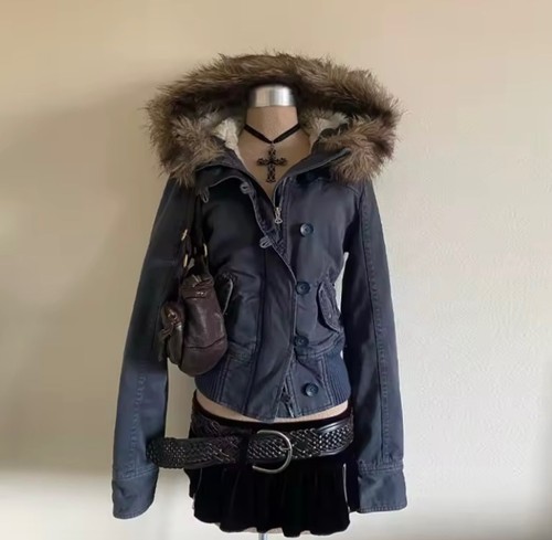 Veste capuche courte - à,