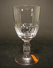 Verre à vin à facettes