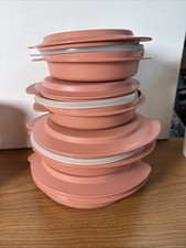 Tupperware Dusty Rose 8 Piece Set plate/lid 2525A-2 & 2526A-1 Has Micro Marks