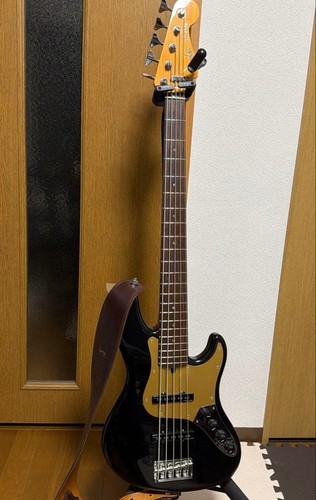 Guitare basse électrique