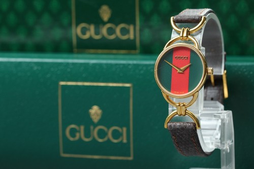 Exc avec boîte montre - boîte],