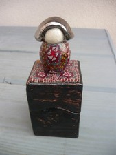Jolie Kokeshi et sa boîte -