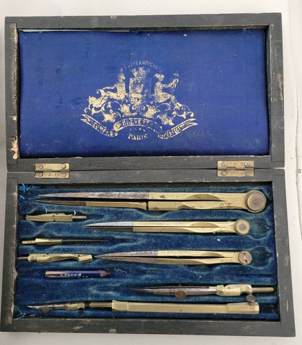 Lot boites de compas - boites,