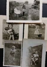 Fillette Et Ses Poupées X5