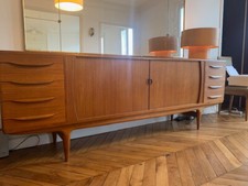 Sublime enfilade scandinave 1960 Johannes Andersen portes-rideaux, 8 tiroirs.