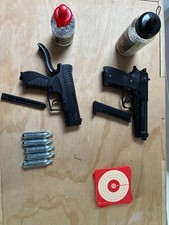 Vends 2 répliques d'airsoft