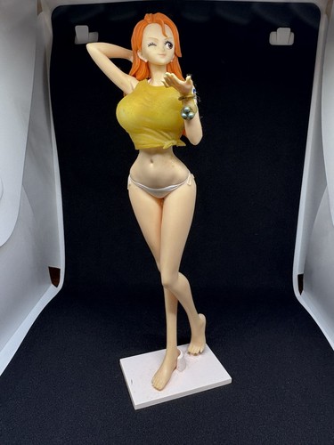 Figurine one piece nami - piece,