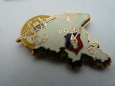 PIN'S BELGIAN GENDARMERIE / ROSE / RARE